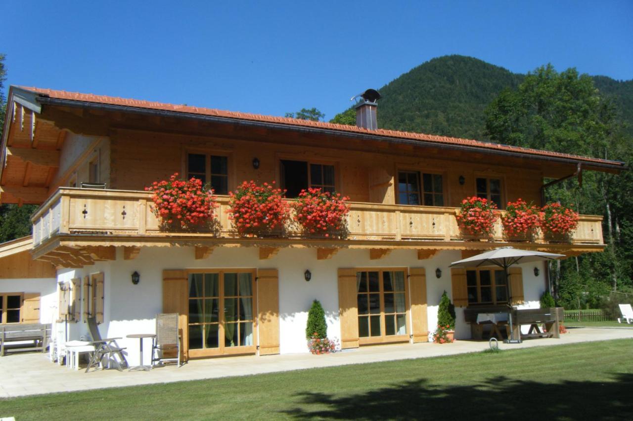 Gaestehaus Pfatischer Hotel Fewo Rottach-Egern Exterior photo